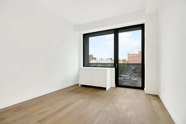 Rented by EXR | media 20