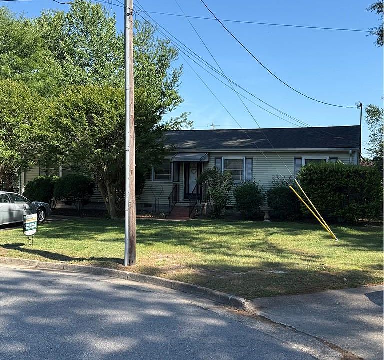 1st image of 1004 76th St