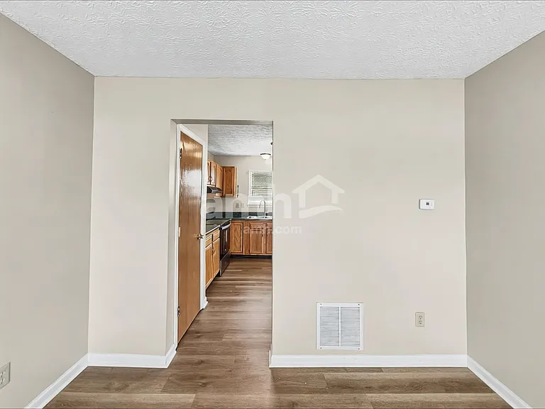 1053 Amherst Blvd — Photo 9