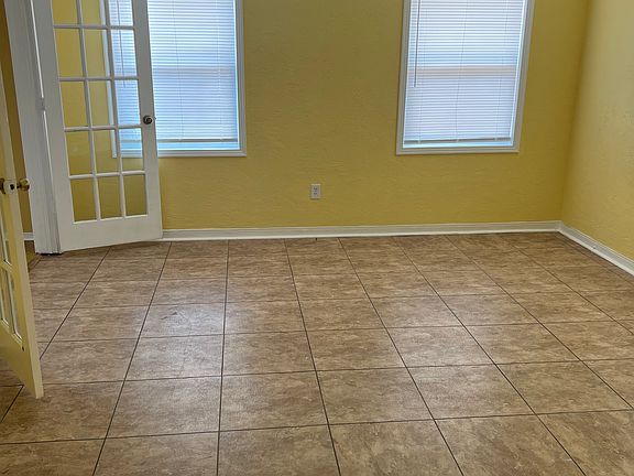 3rd image of 215 14th St