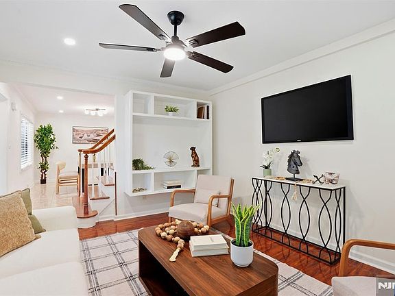 4th image of 54 Haven Avenue