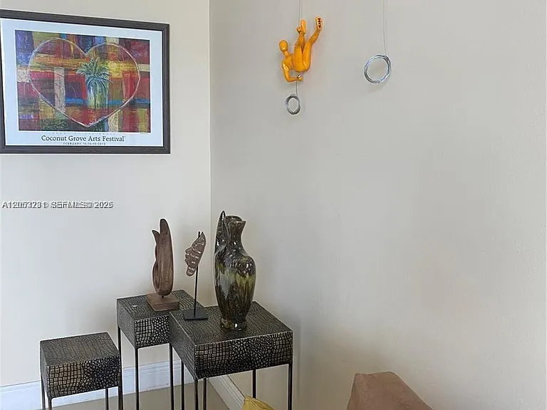 275 NE 18th St #809 — Photo 11