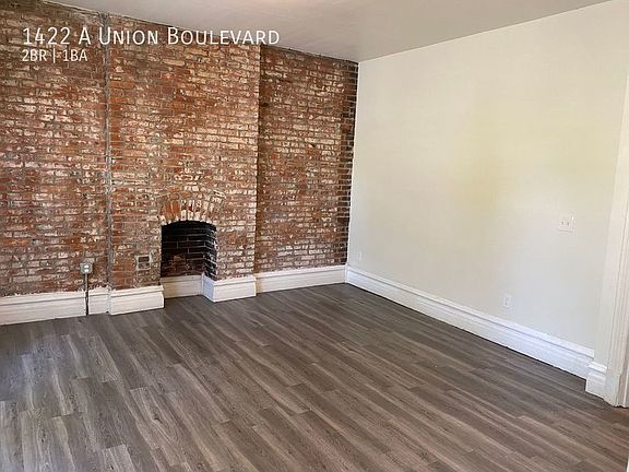 3rd image of 1422A Union Blvd
