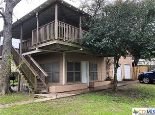 631 E Pearl St, Goliad, TX 77963
