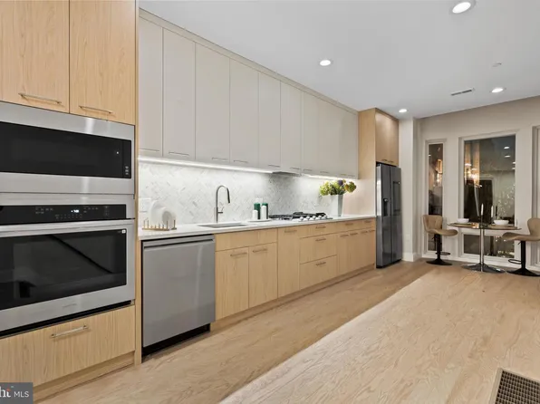 1031 S Fairhill St, Philadelphia, PA 19147