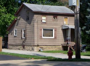 1041 Douglas Ave, Aurora, IL 60505