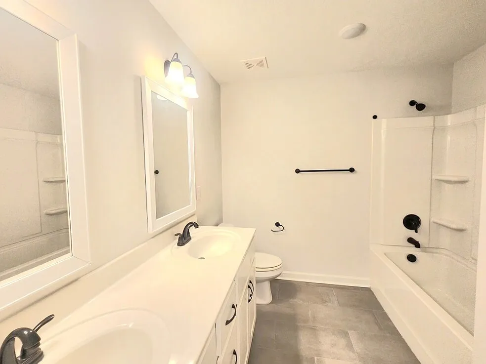 p288 734 Bancroft Drive - 1 — Photo 3