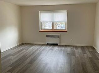 6 Highland Ave #2B, Staten Island, NY 10301