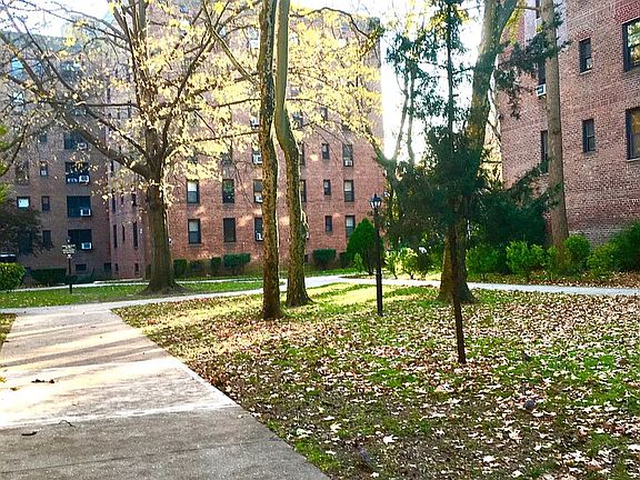 4th image of 83-20 98th St APT 4A
