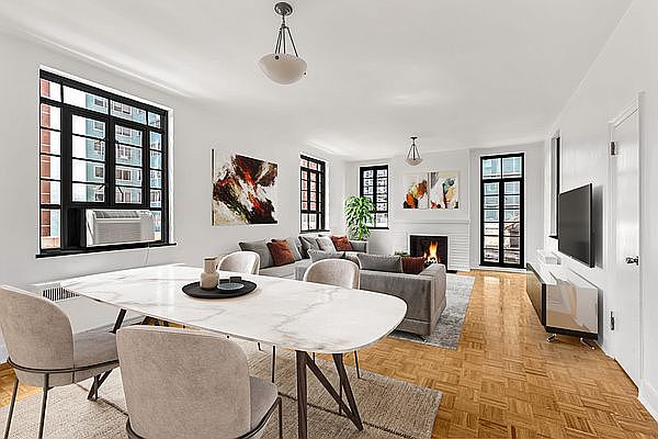 1st image of 307 E 44th St APT 1802