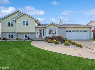 6425 Meadow Ridge Ave, Portage, IN 46368