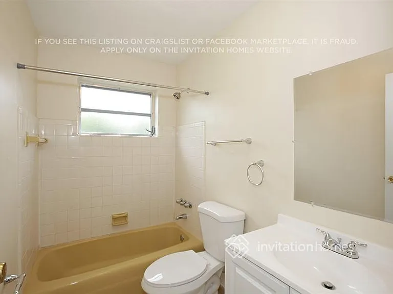 8407 NW 26th St — Photo 15