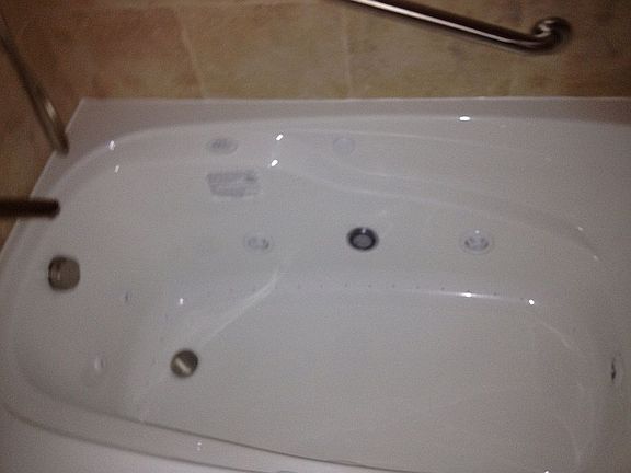 High End Jacuzzi Tub 