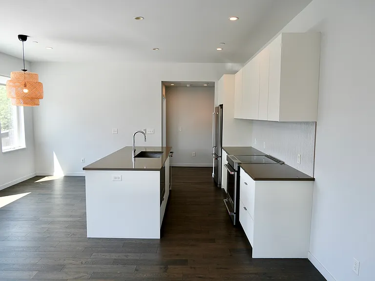 1300 N Ogden St #202 — Photo 3
