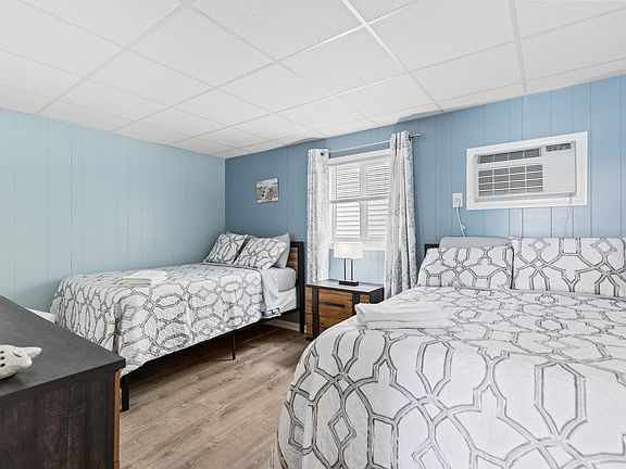 4th image of 46 E Grand Ave #463