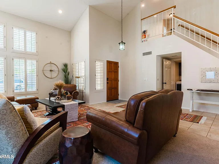 2322 E Millbrae Ct — Photo 11