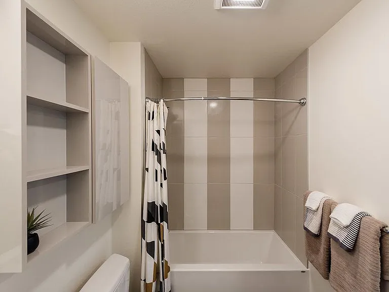 Broadcast Apartments — Photo 28