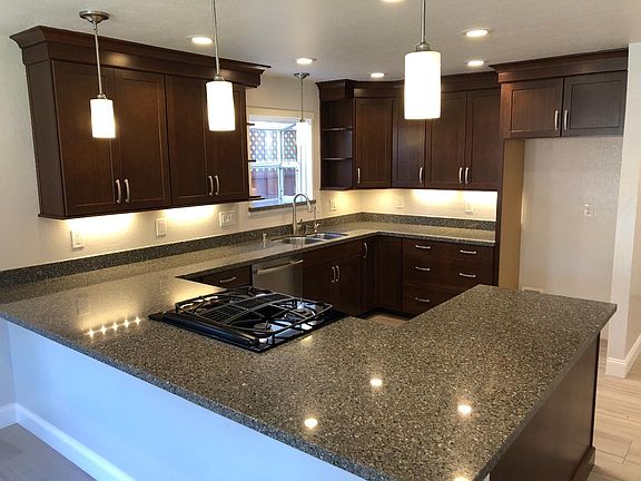 4th image of 15185 Venetian Way