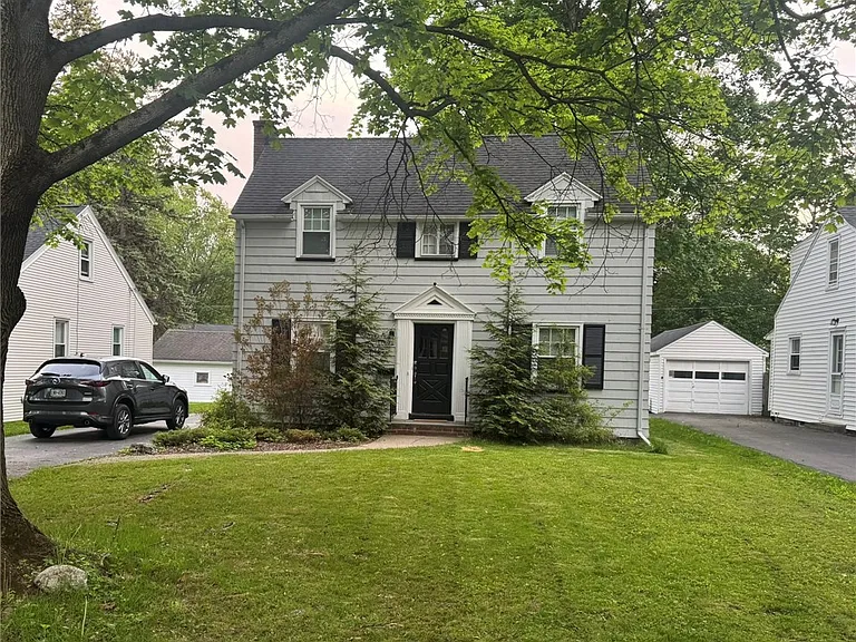 165 Orchard Dr — Photo 1