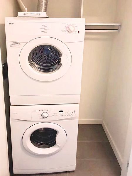 Burnaby Apartment for rent - 2 Bedrooms — photo 2