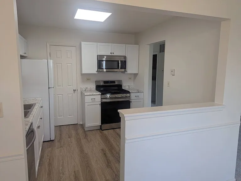600 Eastview Ct #X1 — Photo 9