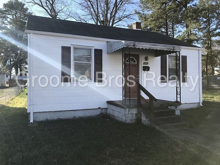 1st image of 2308 Yorktown Ave