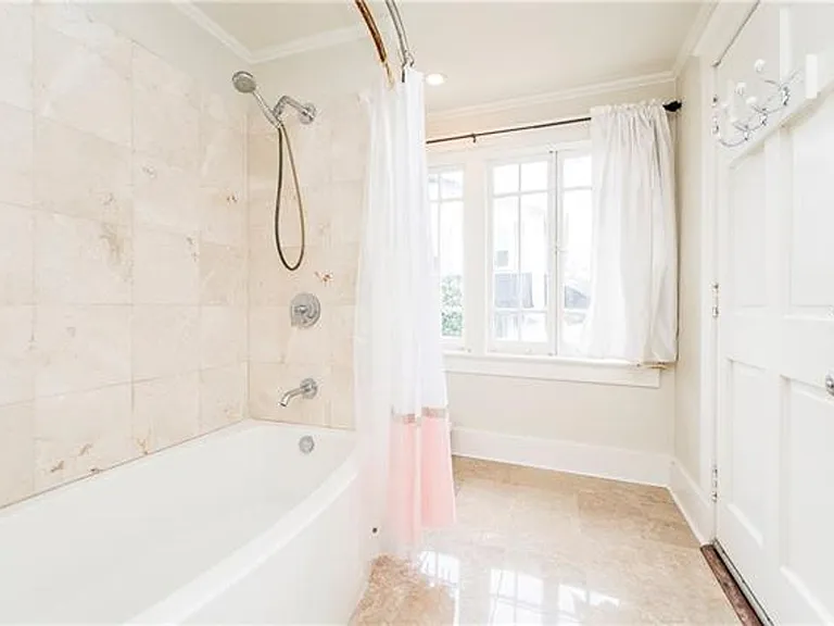 5829 Clara St #5829 — Photo 10