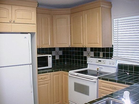 5th image of 326 Ocean Dr APT 7