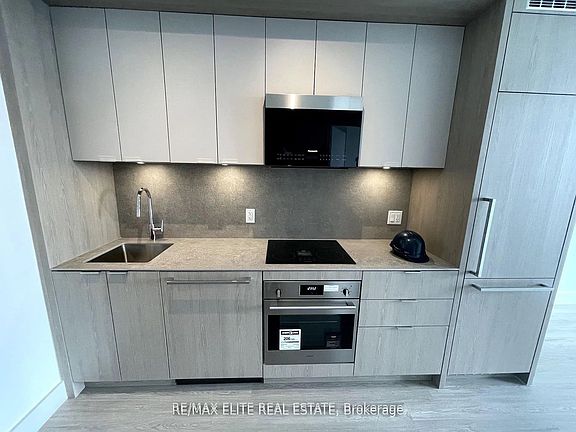 2nd image of 6 Greenbriar Rd #512