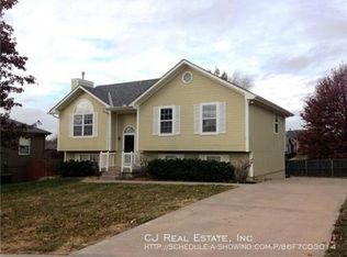 2113 NE Wyndham Pl, Blue Springs, MO 64029
