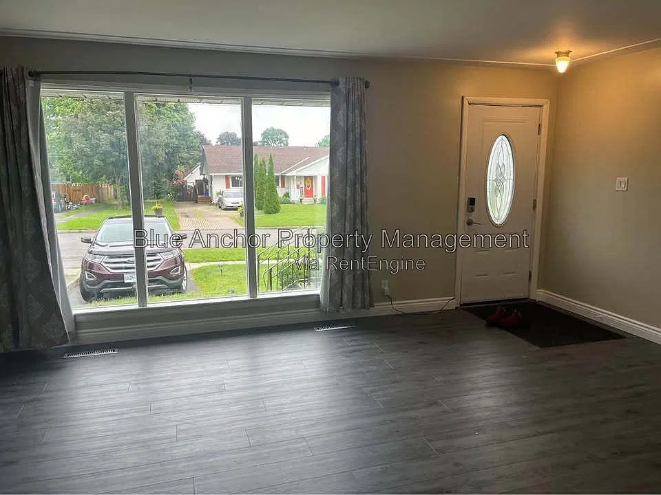 3 bed, 1.0 bath, $2,250 — Photo 3