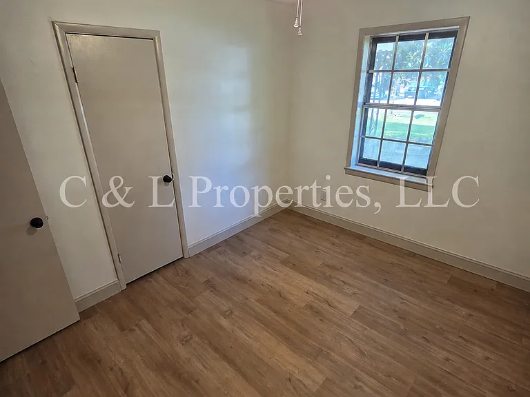 203 Roberts Ave — Photo 15