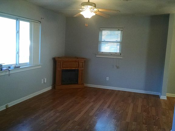 4th image of 4213 Burbank Dr