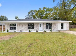 282 McCool St, Ocean Springs, MS 39564