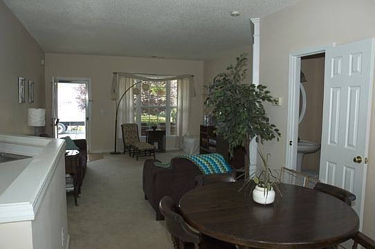 The kitchen looks into the family room.  Perfect for families ! 