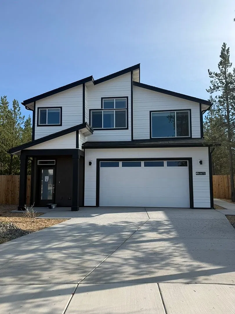 Coming First Of November! | Beautiful New Construction 3-Bedroom Home In la Pine — Photo 3