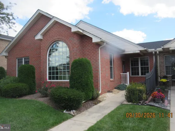618 Observatory Dr, Hagerstown, MD 21742