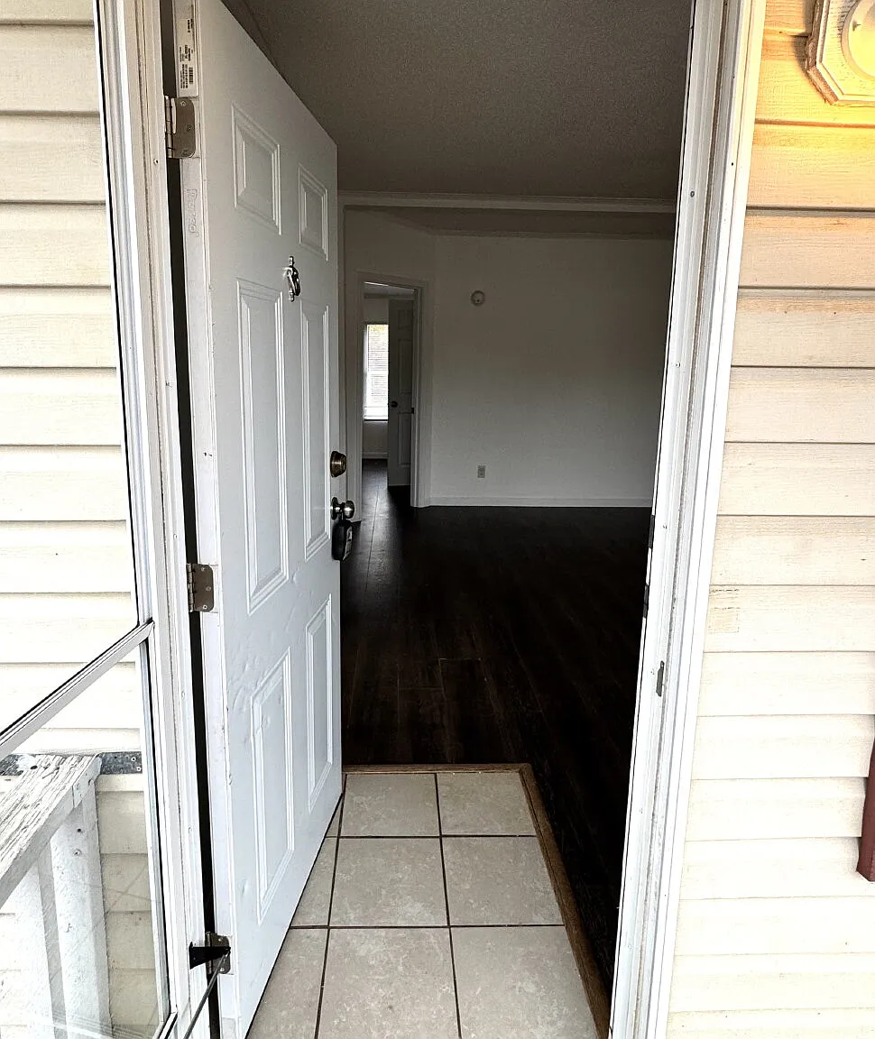 3 bed, 2.0 bath, 1336 sqft, $1,300 — Photo 2