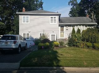 148 East Dr, Massapequa, NY 11758