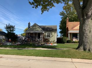 3745 Winifred St, Wayne, MI 48184