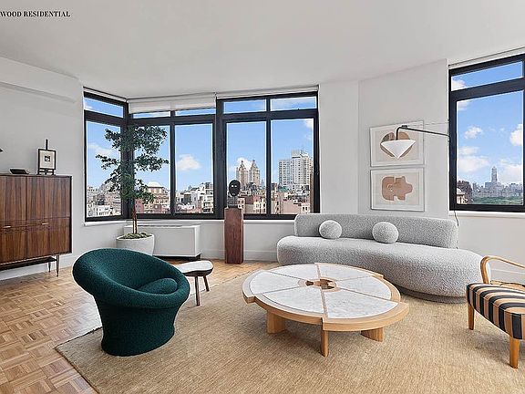 2nd image of 155 W 70th St #Ph3b