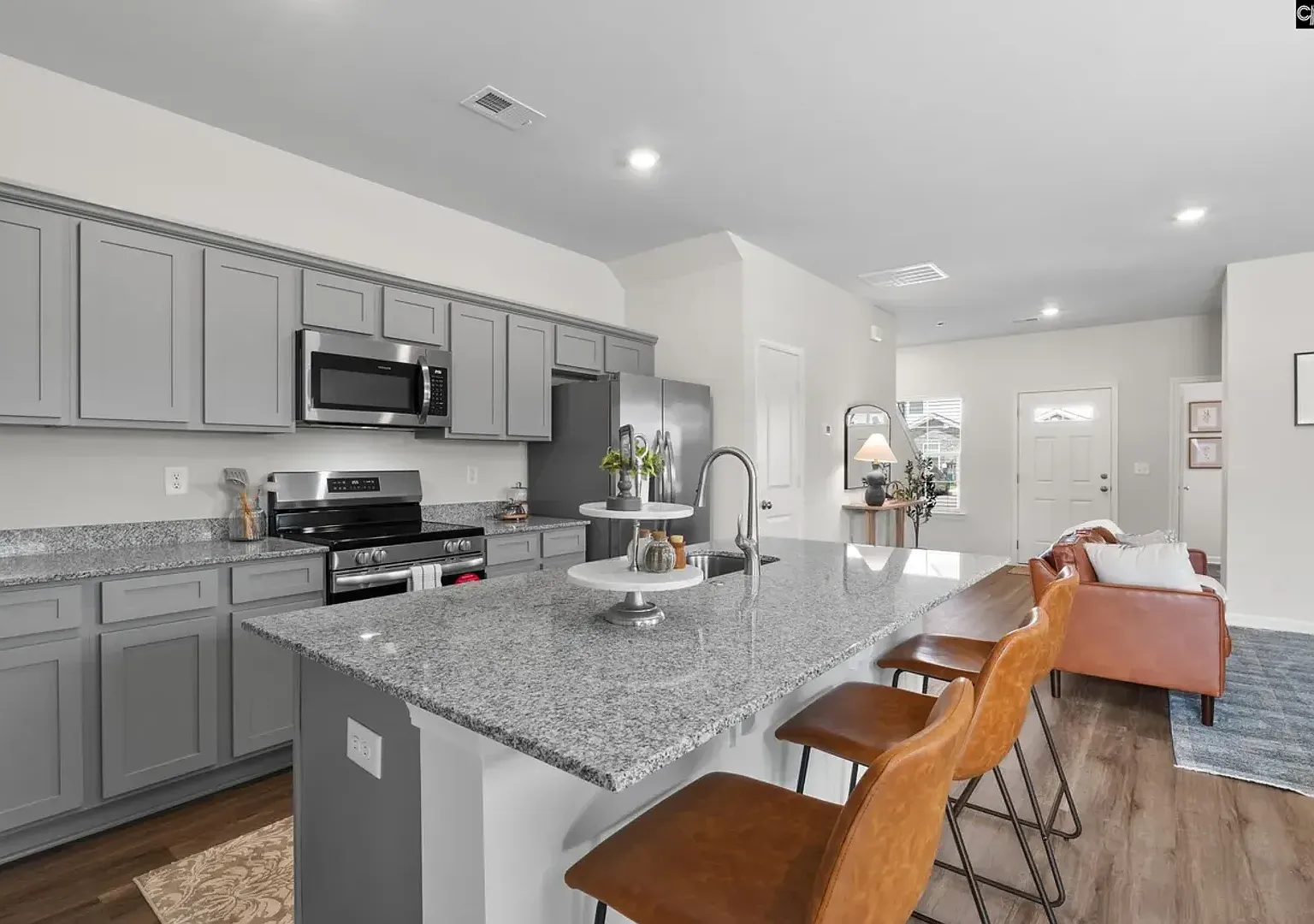 Beautiful 3-Bedroom 2.5 Bath Harbison Grove Community — Photo 4