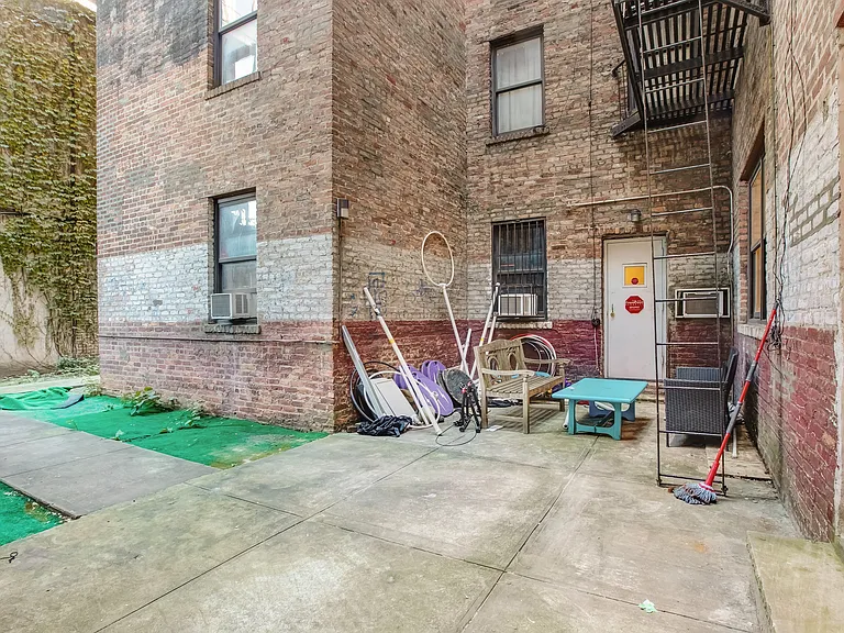 185 E 3rd St #1A — Photo 7