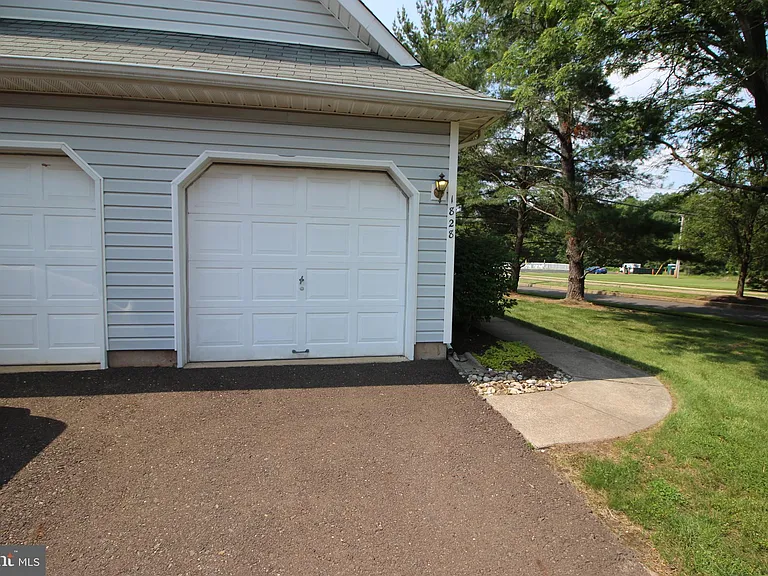 1828 Grand Blvd #28 — Photo 2