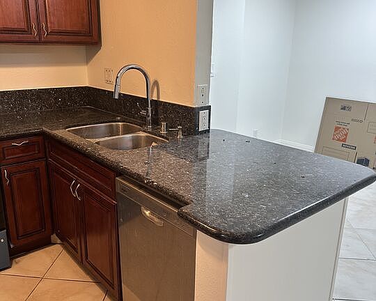 5th image of 22100 Burbank Blvd #22100301A