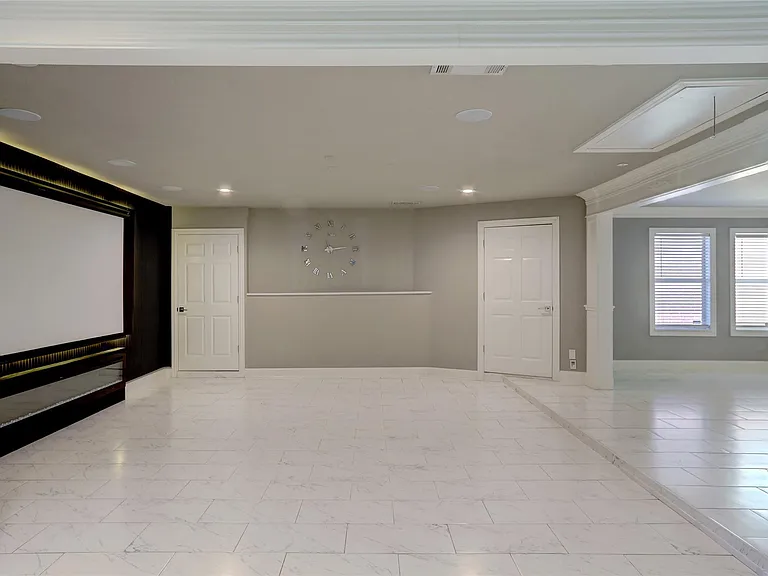 1409 Waterford Dr — Photo 3