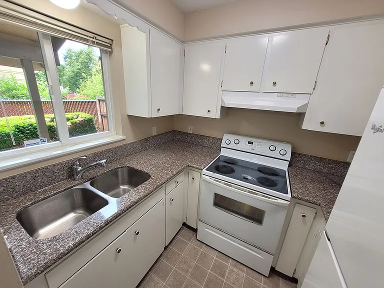 1531 1547 Mill St SE — Photo 13