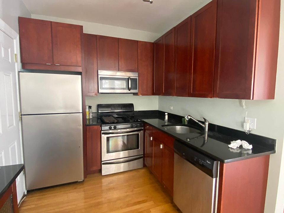 1st image of 1950 W Leland Ave #2FT