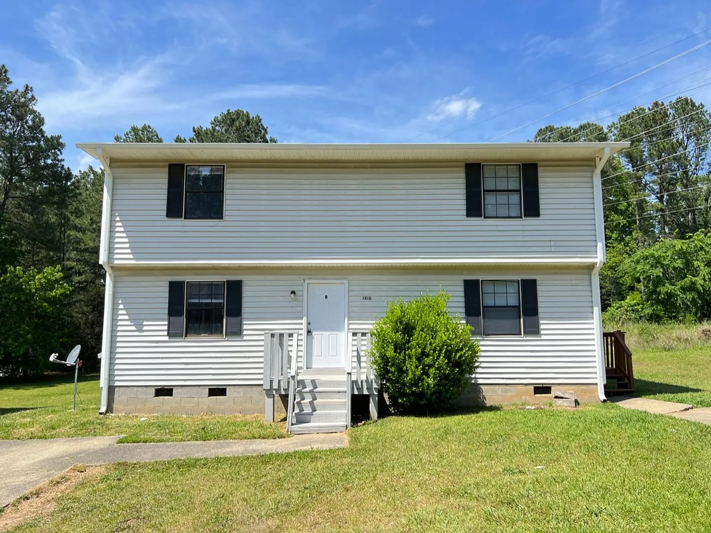 Updated 2 Bedroom Duplex in Durham — Photo 1