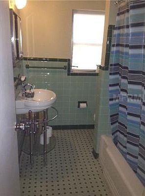 3rd image of 869 Lyns Dr